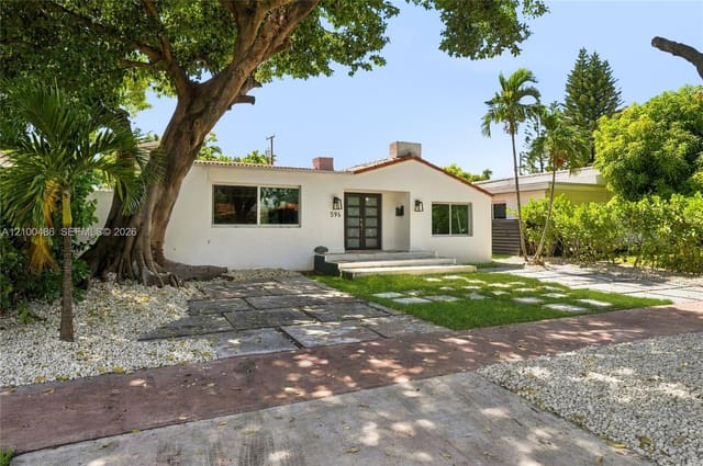 596 W 50th Street, Miami Beach, FL 33140