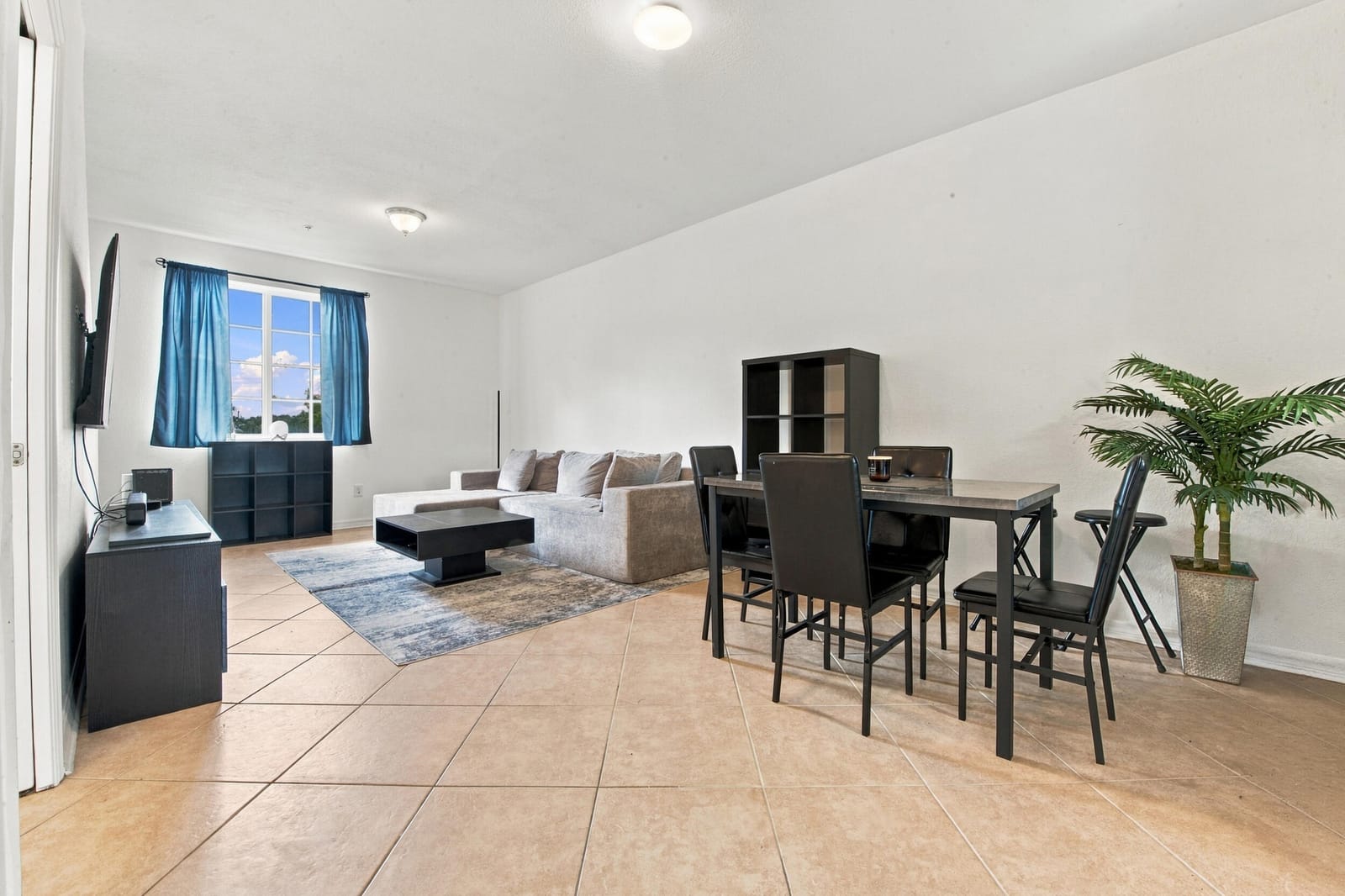 141 NW 2nd Avenue 7, Hallandale Beach, FL 33009 photo 12