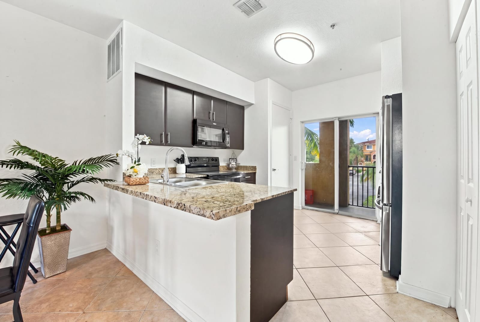 141 NW 2nd Avenue 7, Hallandale Beach, FL 33009 photo 17