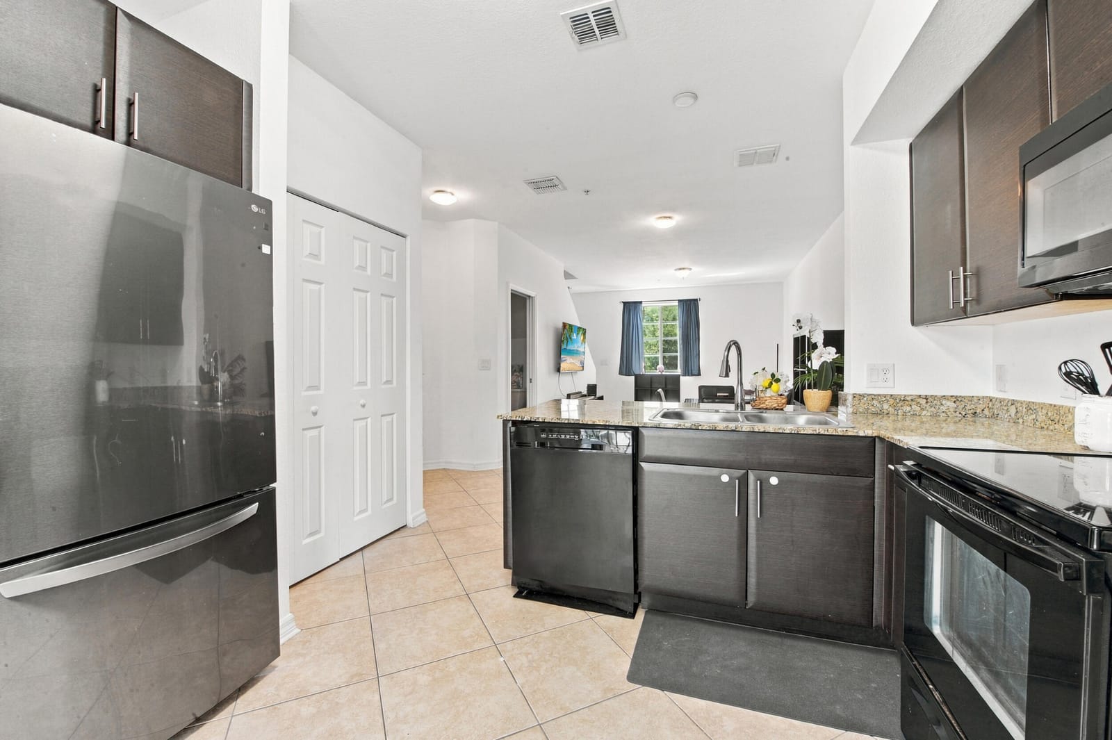 141 NW 2nd Avenue 7, Hallandale Beach, FL 33009 photo 20