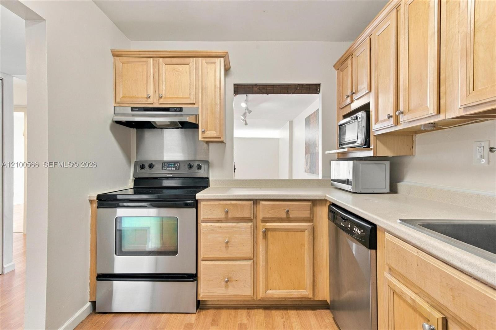 1000 Parkview Drive 627, Hallandale Beach, FL 33009 photo 4