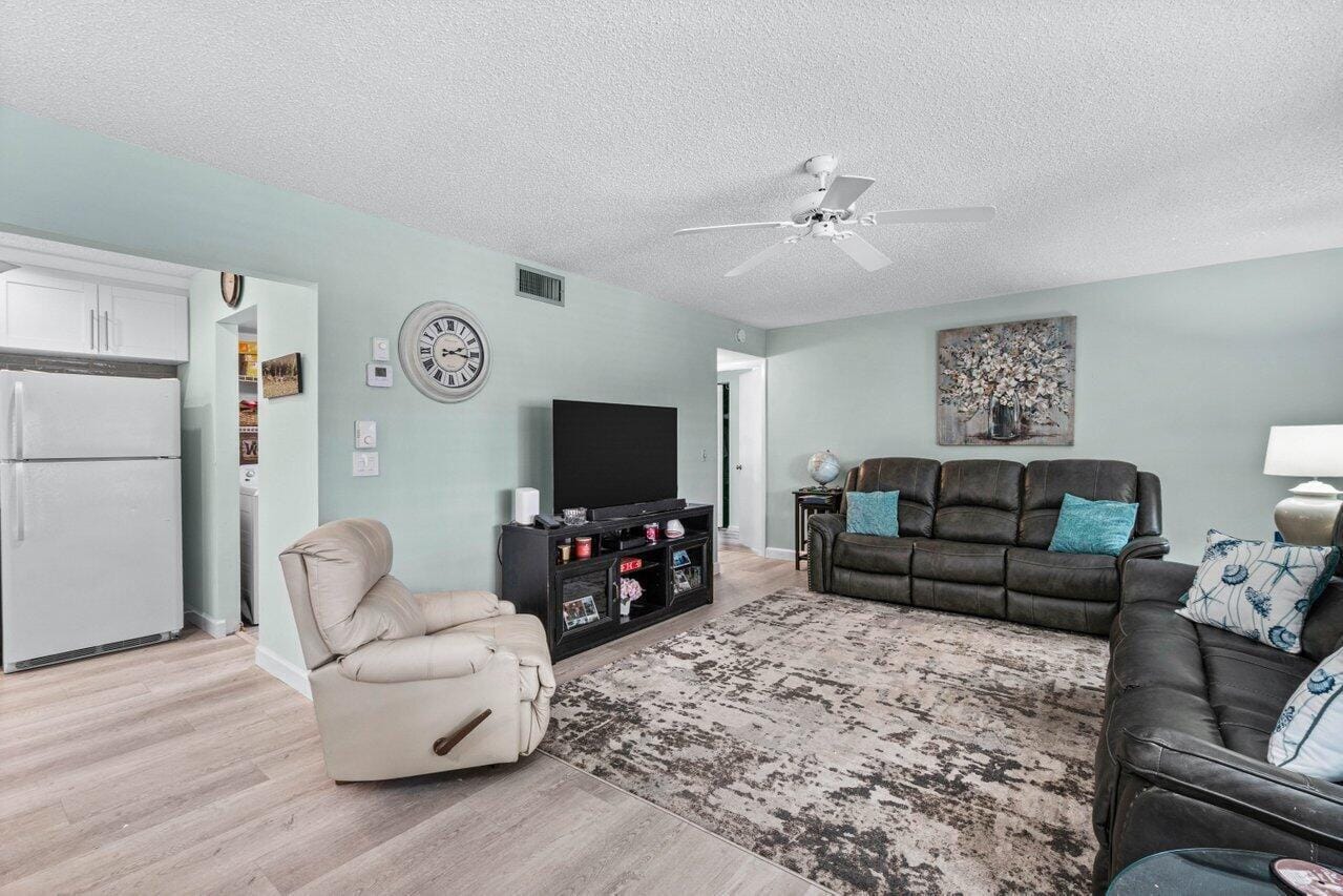 414 Pine Glen Lane D-2 — photo 10