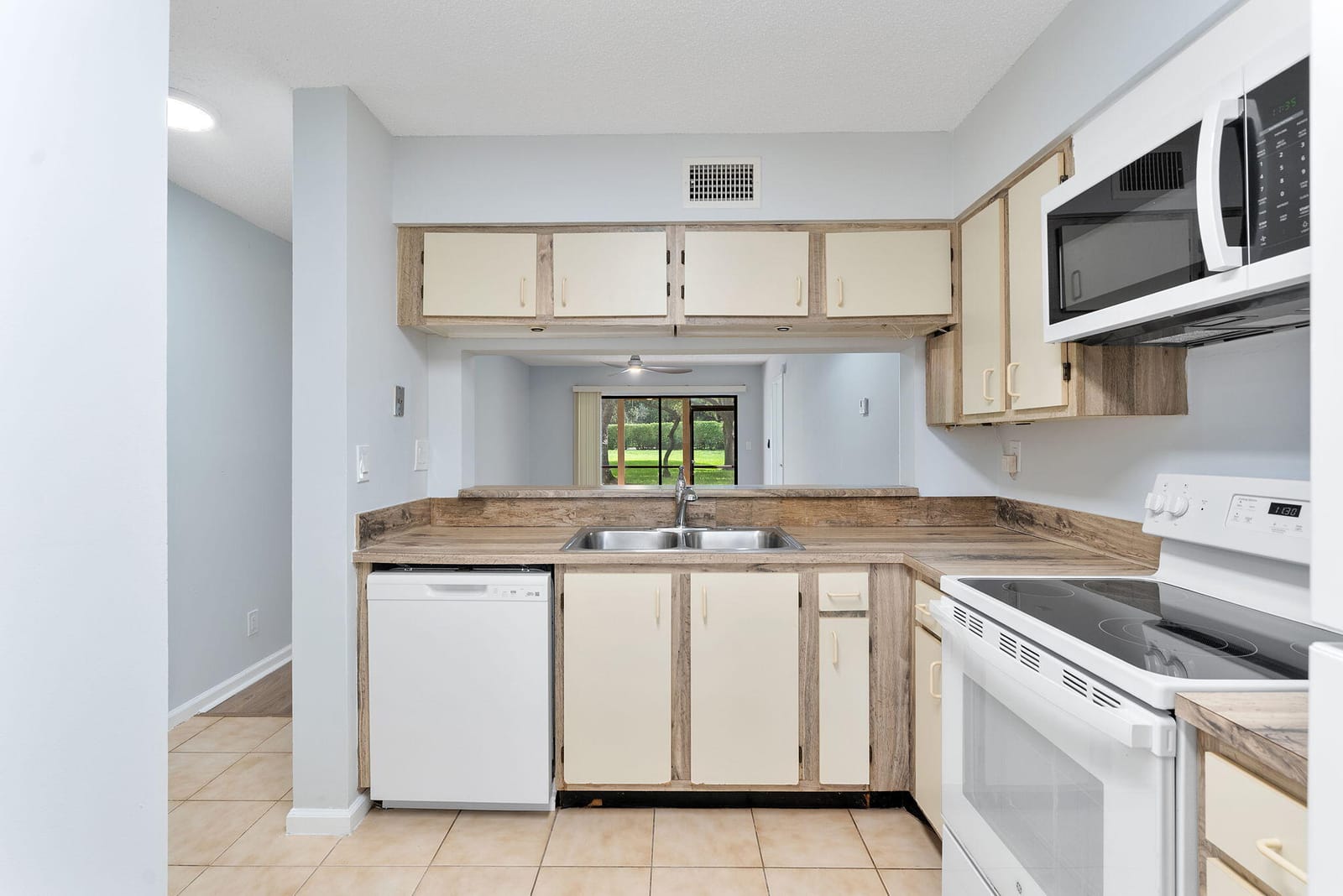 3130 Millwood Terrace 109 — photo 9