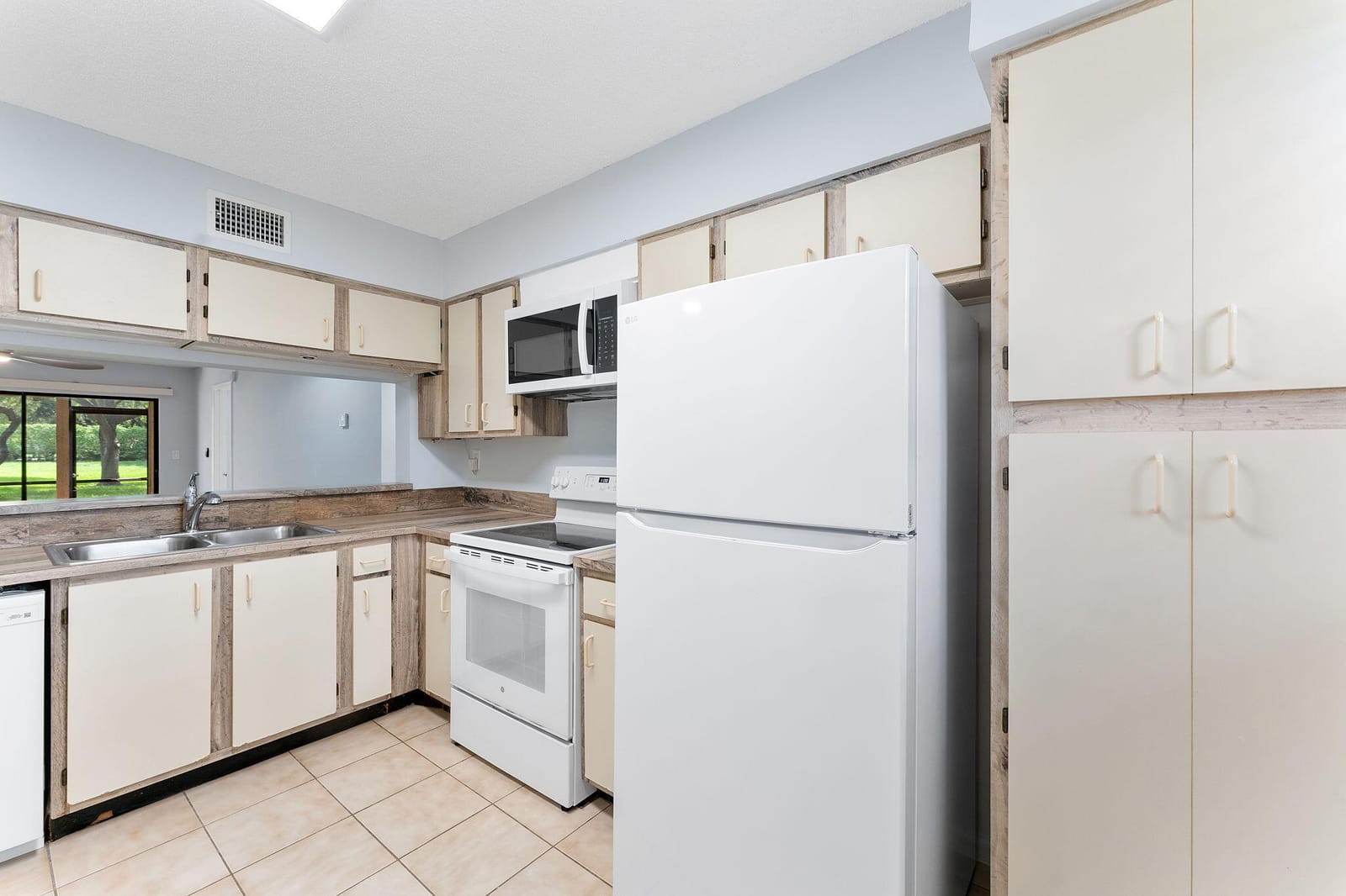 3130 Millwood Terrace 109 — photo 10