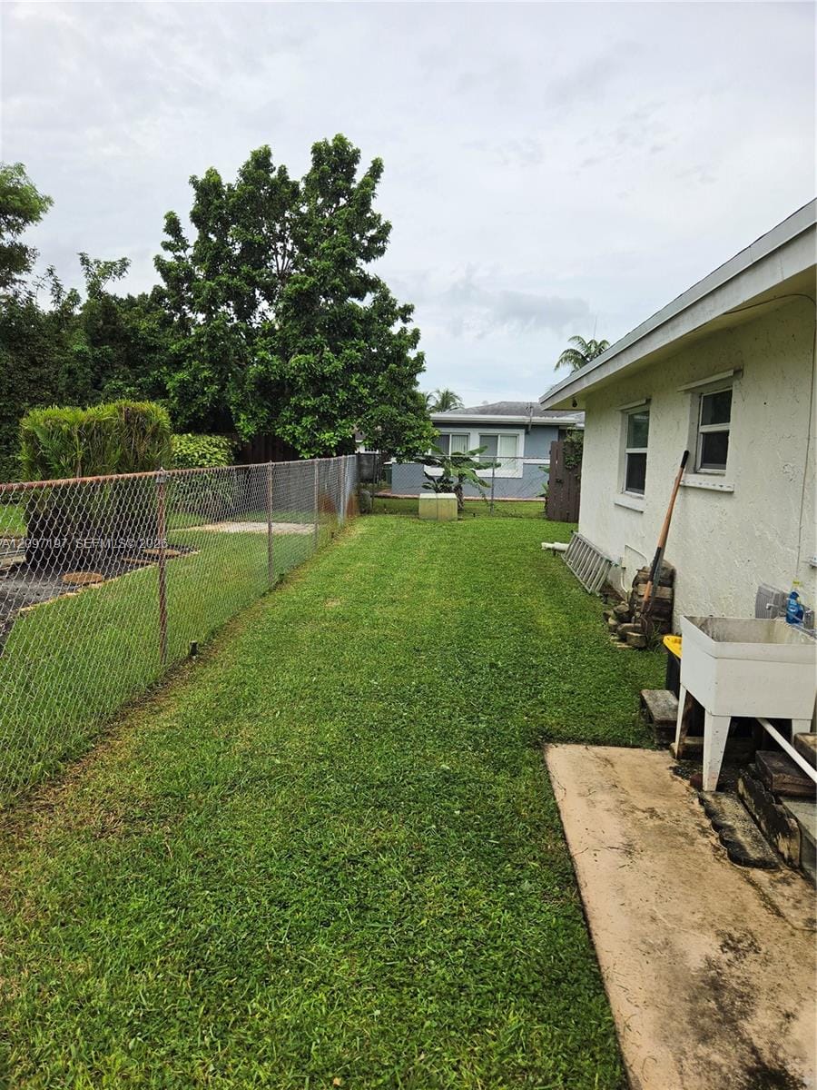 8107 NW 74th Avenue, Tamarac, FL 33321 photo 17
