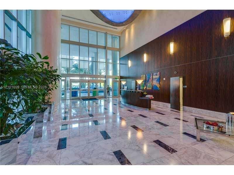 185 SW 7th Street 3006, Miami, FL 33130 photo 2