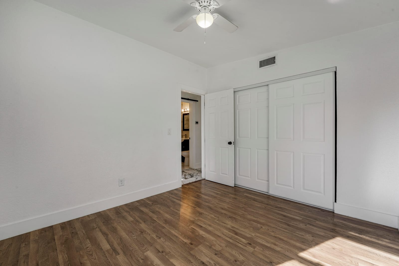 130 PLUM TREE Drive, Lake Worth, FL 33462 photo 13