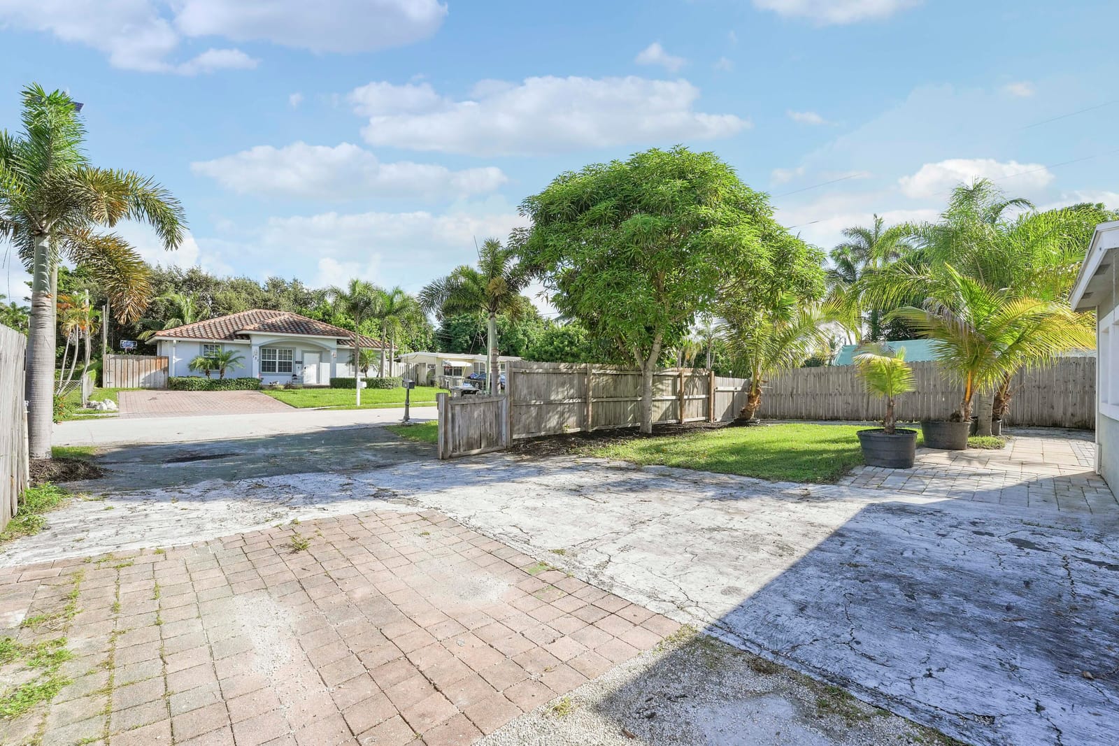 130 PLUM TREE Drive, Lake Worth, FL 33462 photo 24