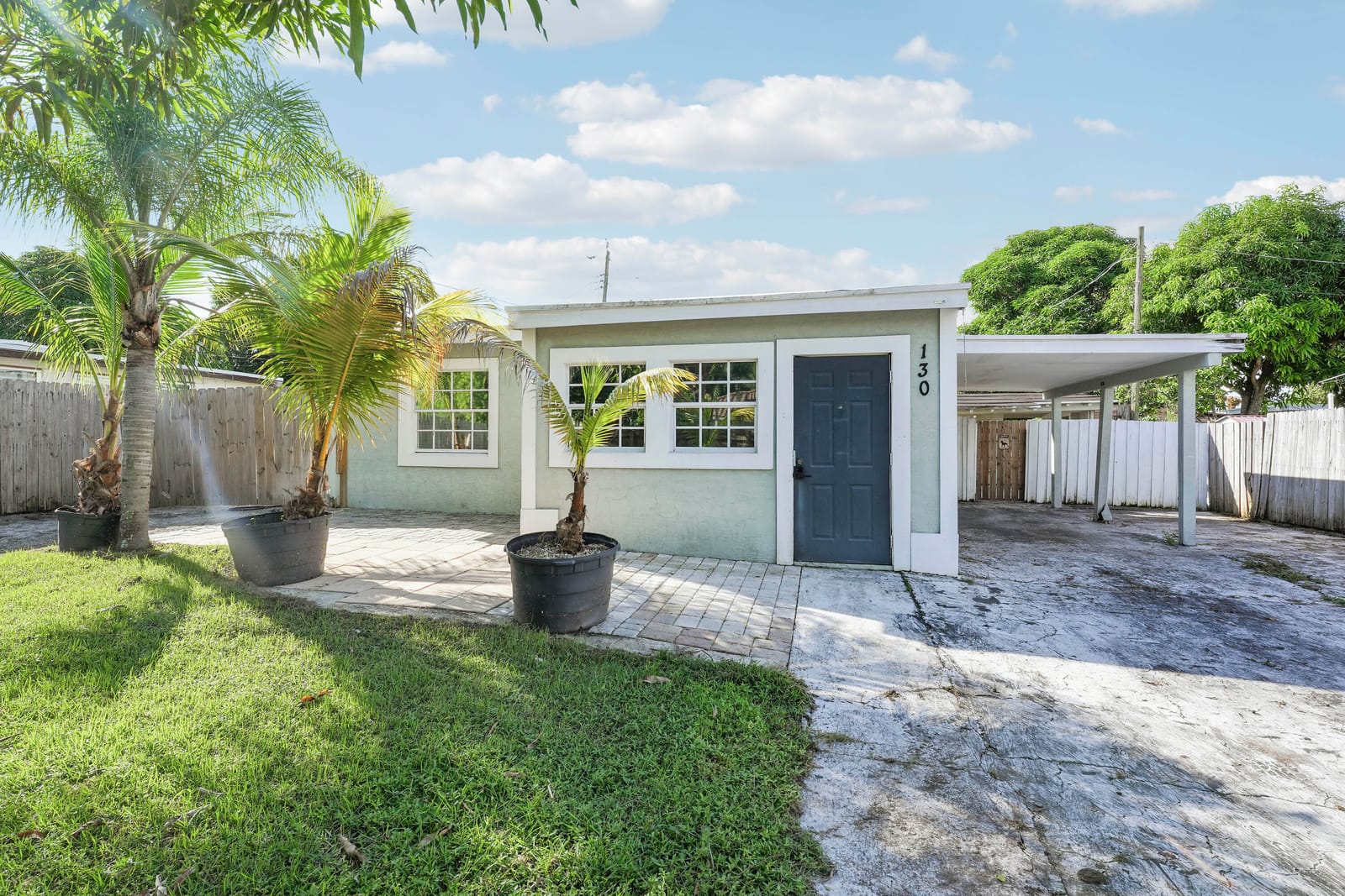 3 bedroom home for sale at 130 PLUM TREE, Lake Worth, FL 33462 — $370,000