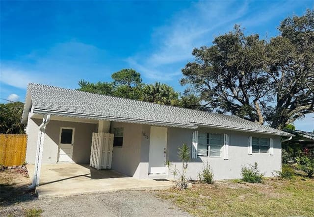 1630 4TH Place, Vero Beach, FL 32962