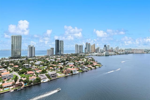 19101 NE 36th Court 2811, Aventura, FL 33180