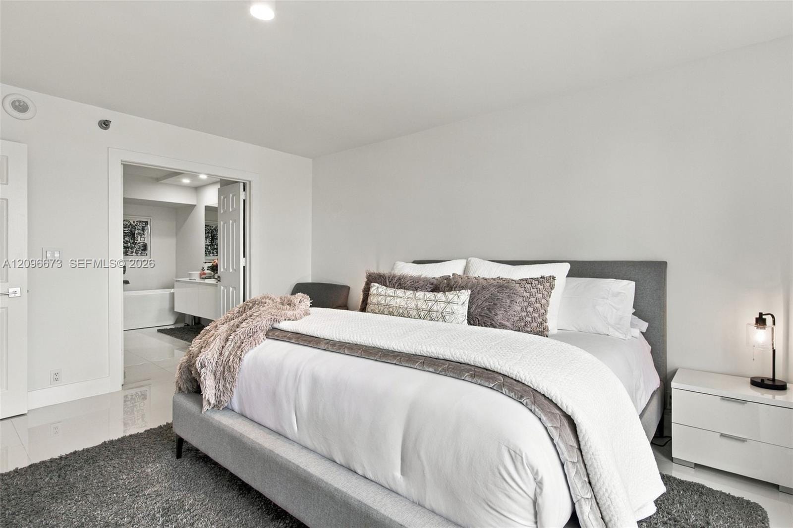 19101 NE 36th Court 2811, Aventura, FL 33180 photo 17