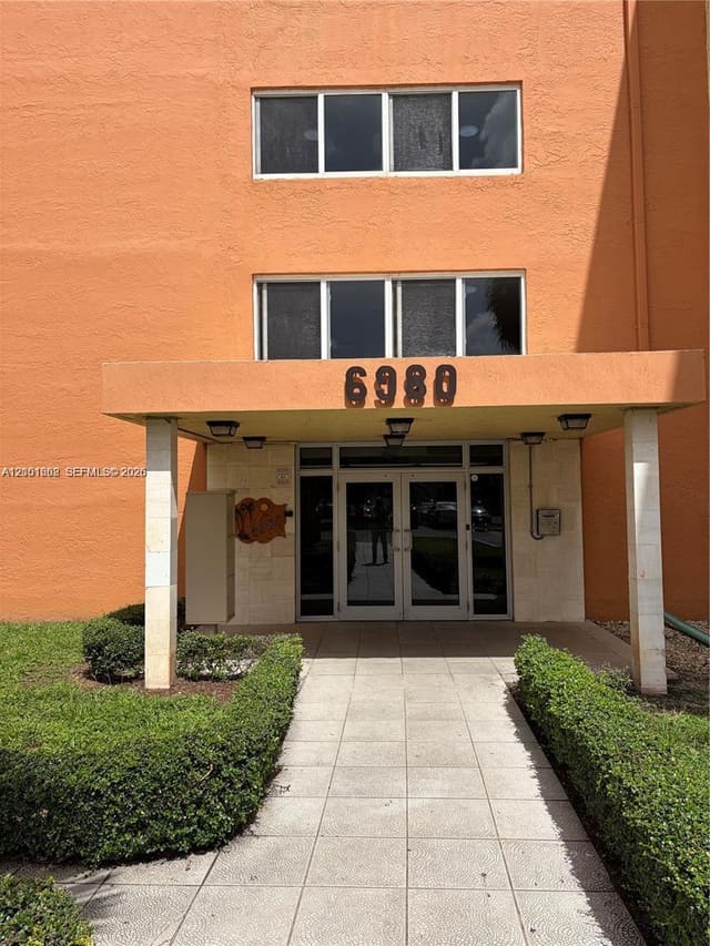 6980 NW 186th Street 3-428, Hialeah, FL 33015