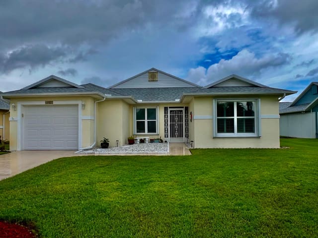 6025 Adonidia Place, Fort Pierce, FL 34982