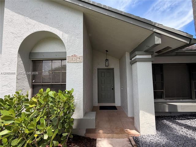10379 S 186th Court S, Boca Raton, FL 33498