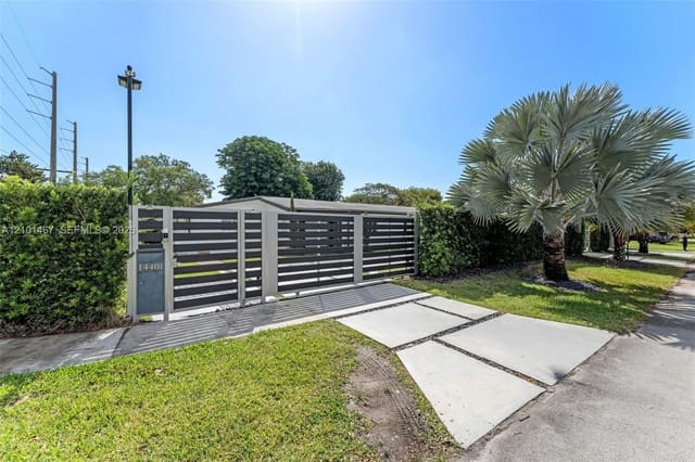 14401 SW 79th Avenue, Palmetto Bay, FL 33158