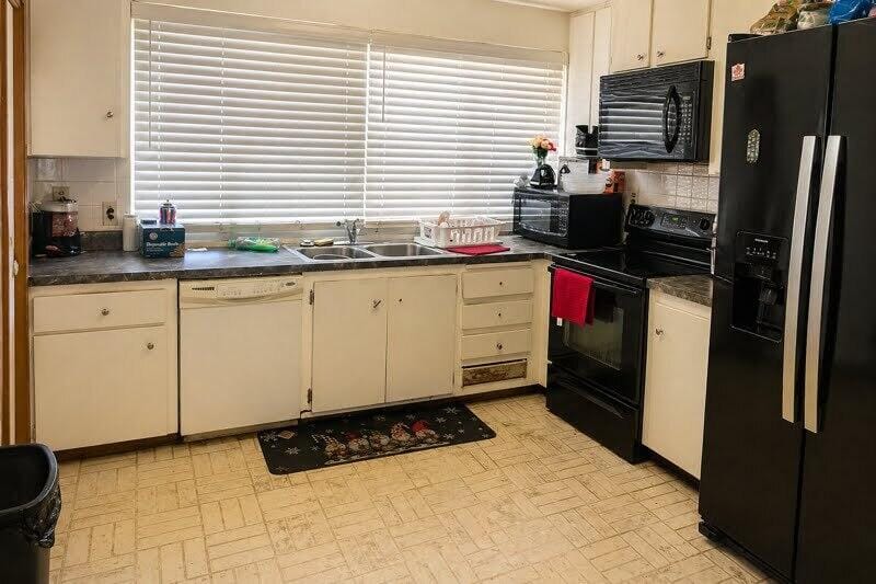 8528 Windsor Drive, Miramar, FL 33025 photo 17
