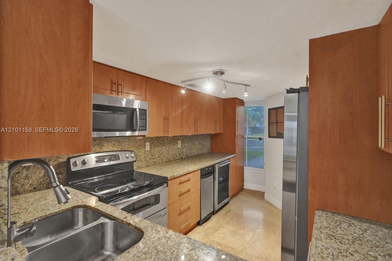 12346 NW 11th Lane 1009, Miami, FL 33182 photo 5