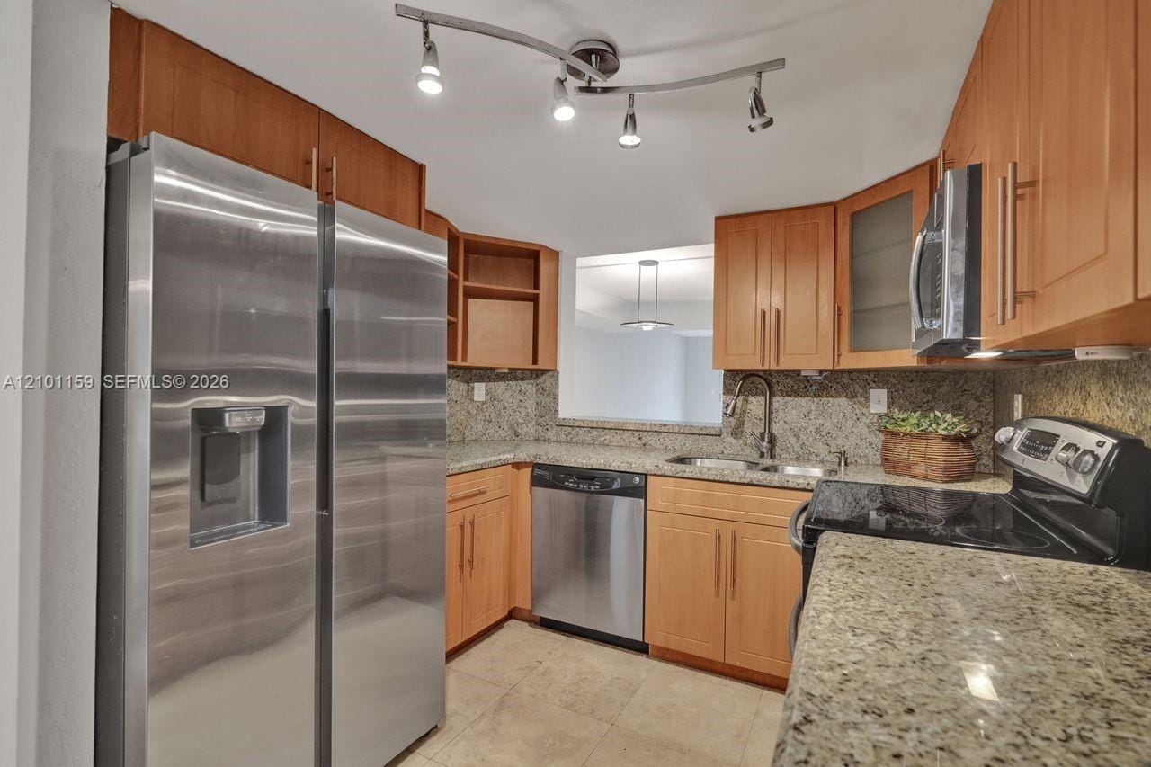 12346 NW 11th Lane 1009, Miami, FL 33182 photo 6