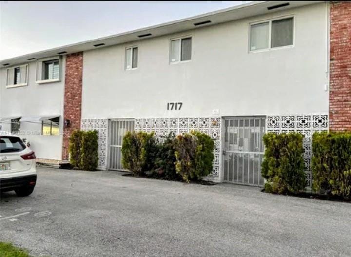 Rodman Gardens, Hollywood, FL home for sale at 1717 Rodman Street 18