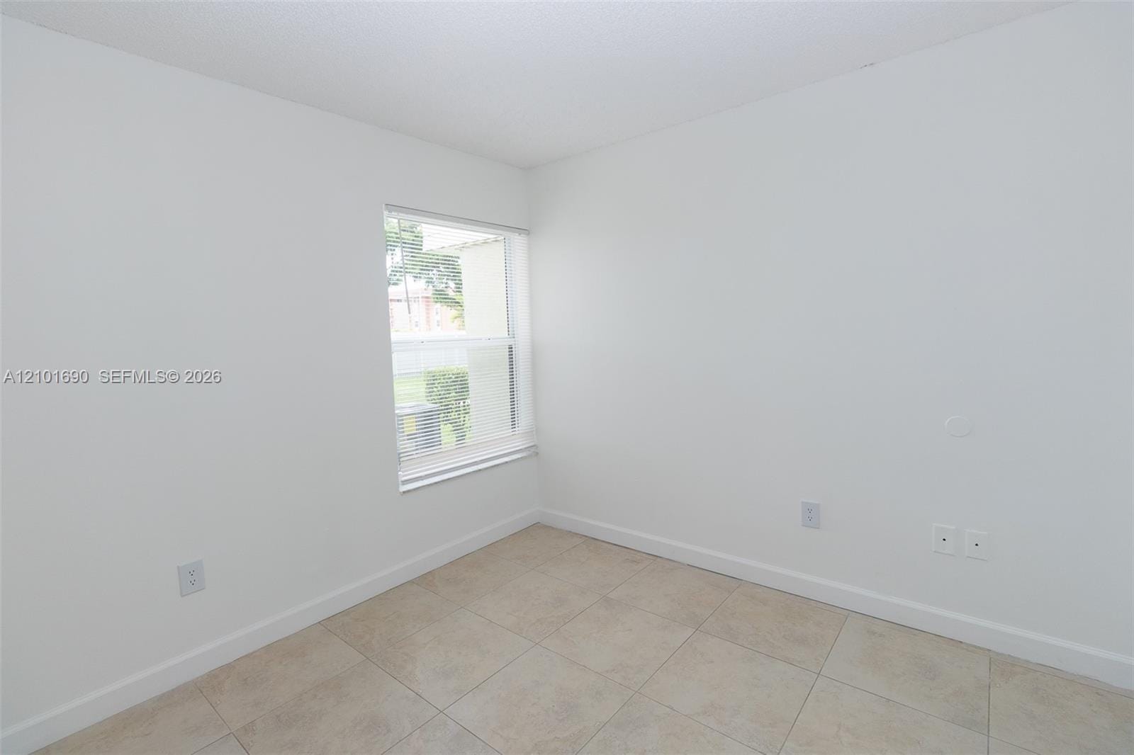 17520 NW 67th Place M-3, Hialeah, FL 33015 photo 11