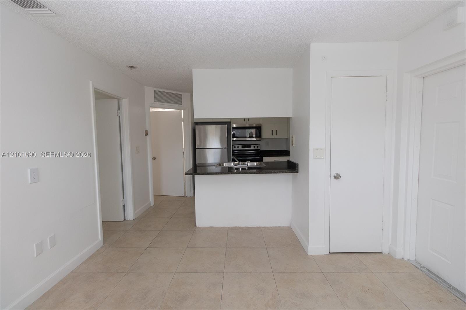 17520 NW 67th Place M-3, Hialeah, FL 33015 photo 5