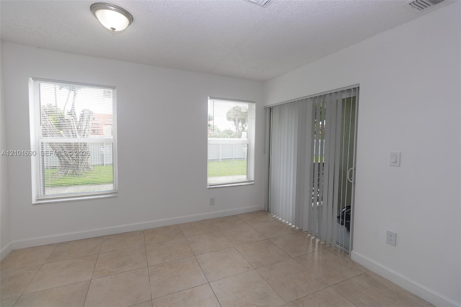 17520 NW 67th Place M-3, Hialeah, FL 33015 photo 8
