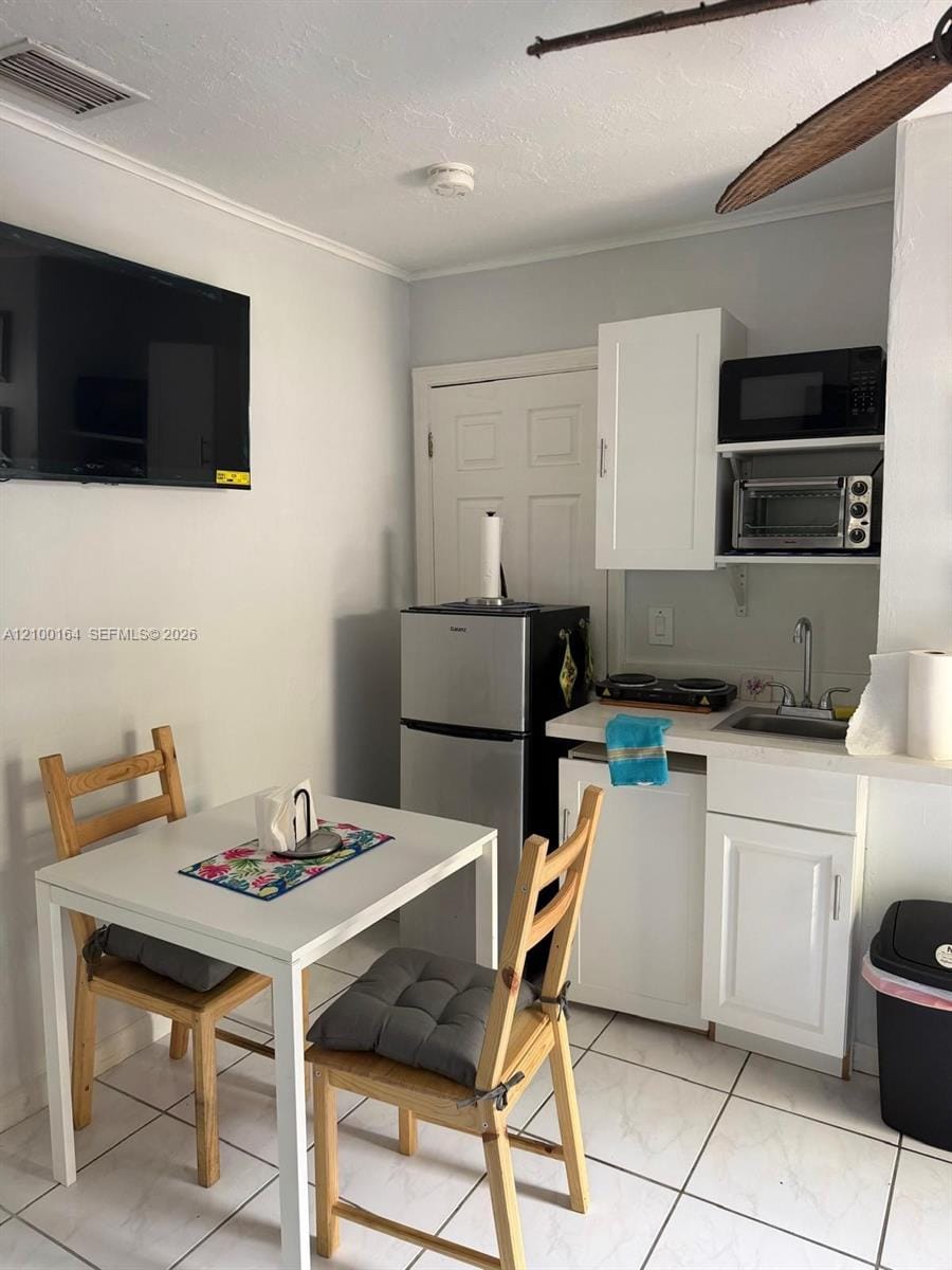 1570 NE 132nd Road A, North Miami, FL 33161 photo 2