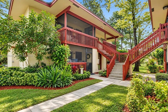 2018 NW 43rd Terrace 8, Lauderhill, FL 33313