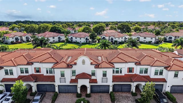 11646 SW 13th Lane, Pembroke Pines, FL 33025