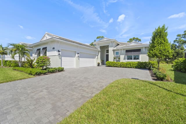 2309 SE CANOPY COVE Lane, Port St. Lucie, FL 34984