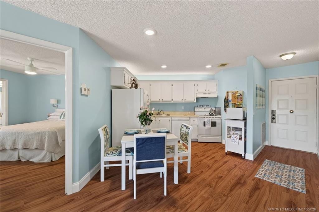 1999 NE Collins Circle 3-110, Jensen Beach, FL 34957 photo 12