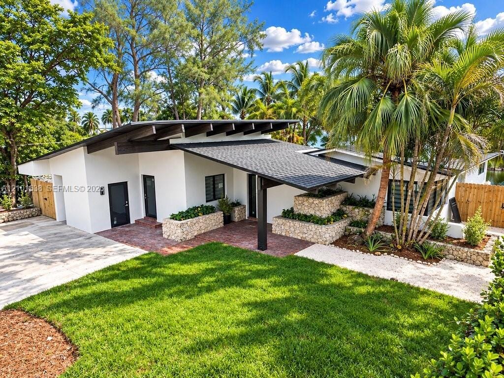 2 bedroom home for sale at 5600 55th, Davie, FL 33314 — $4,000