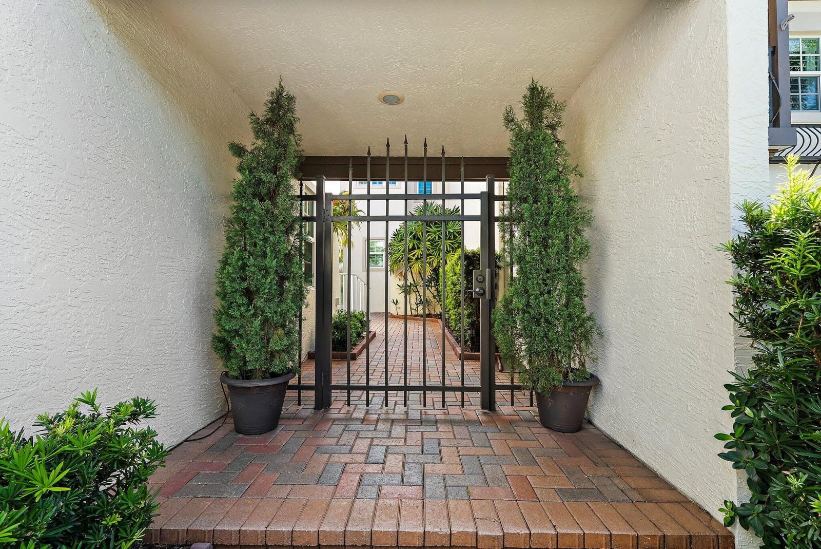 1412 HARBOUR POINT Drive, North Palm Beach, FL 33410 photo 8