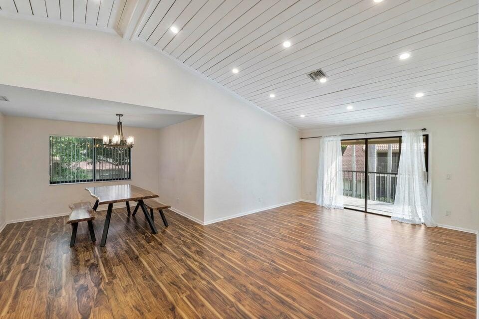 5720 Coach House Circle E — photo 2