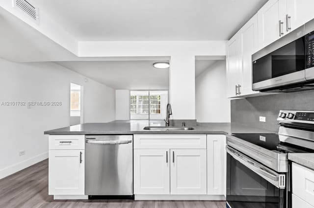 445 NE 195th Street 125, Royal Oaks Condo, Miami, FL