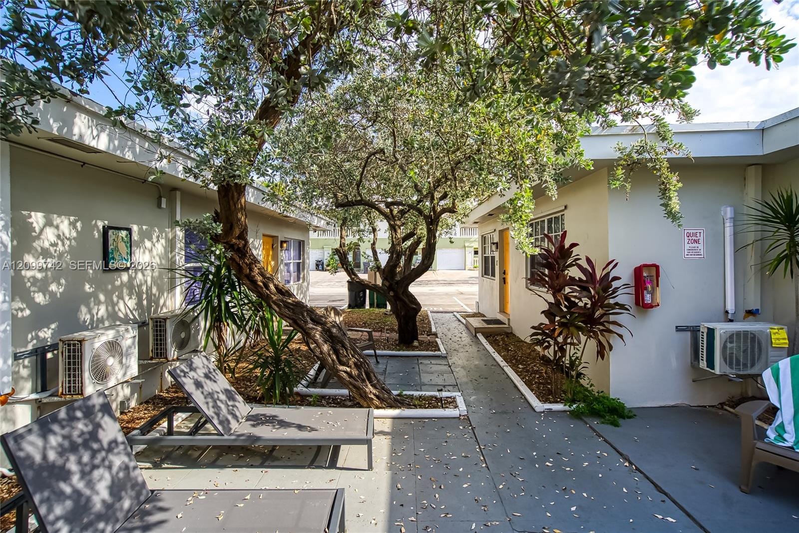 318 Walnut Street — photo 11