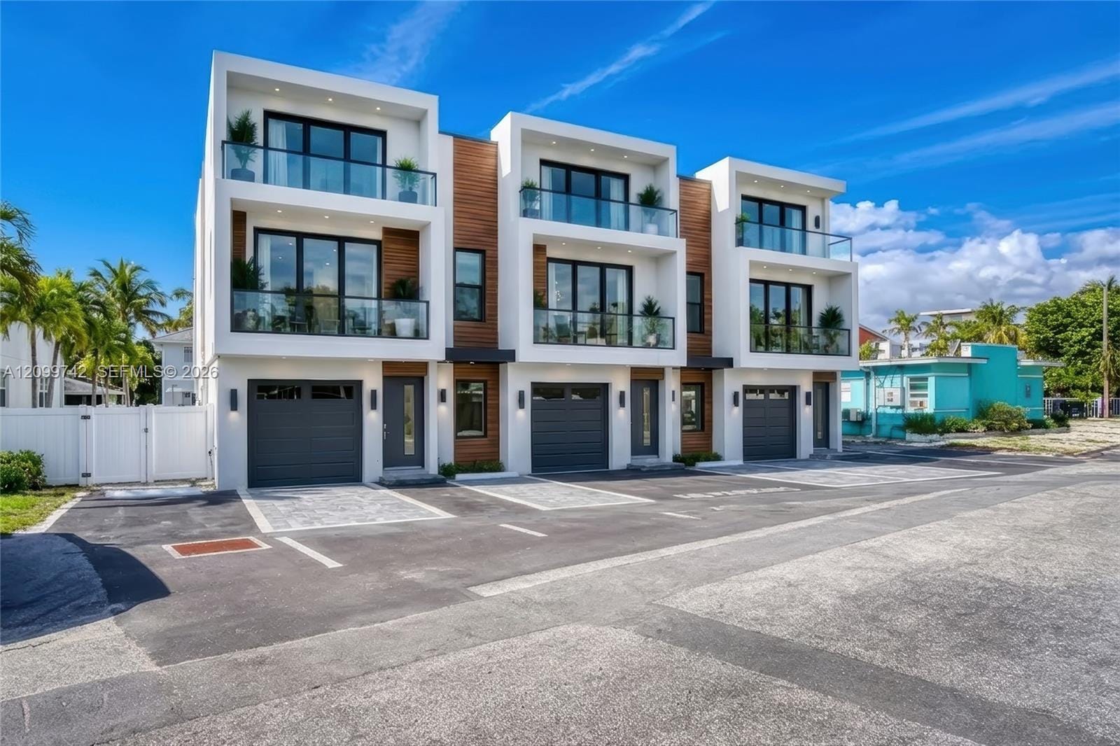 318 Walnut Street, Hollywood, FL 33019 photo 25