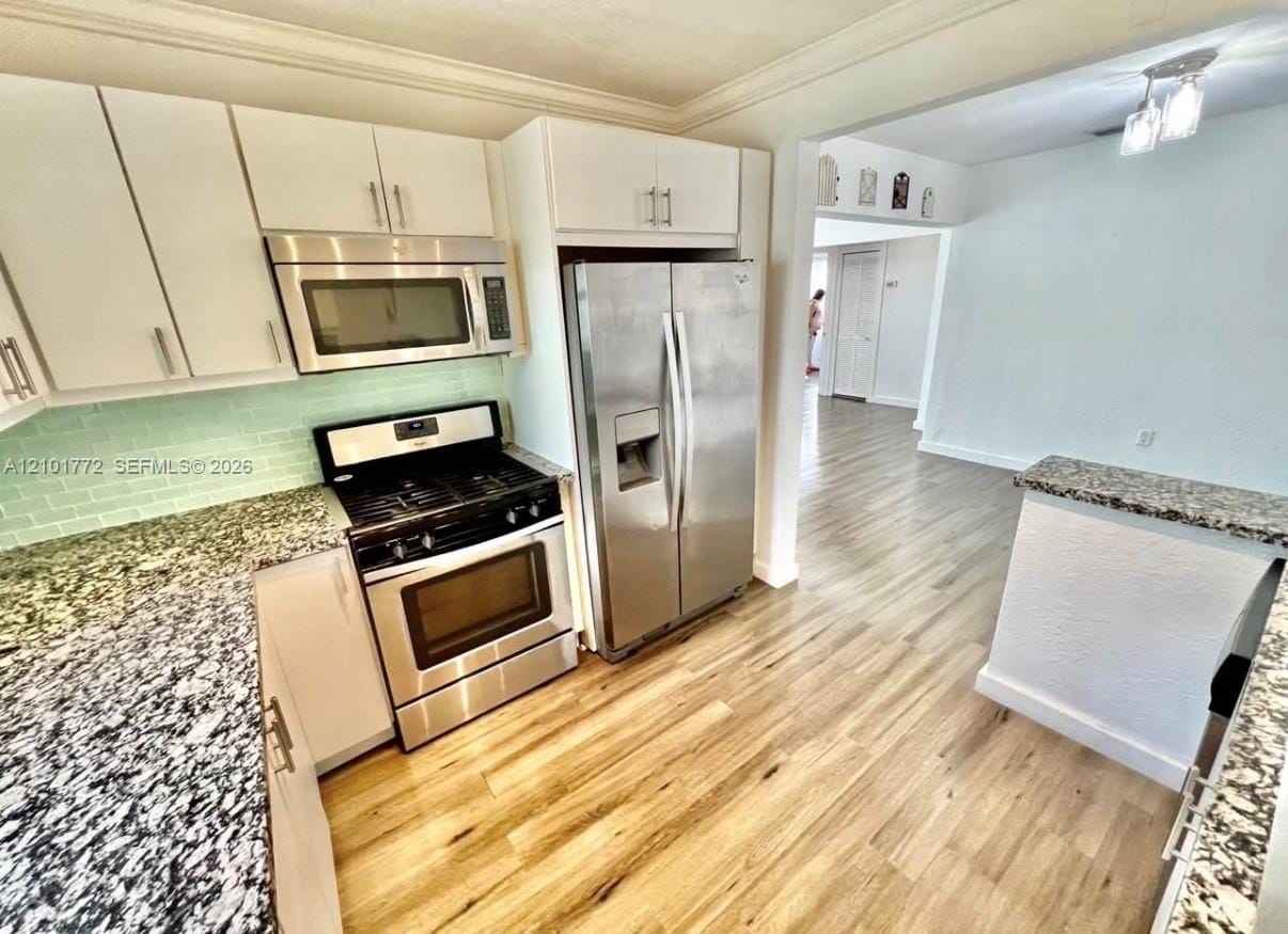 180 NW 32nd Place 1 — photo 7