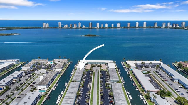 109 WETTAW Lane 101, North Palm Beach, FL 33408