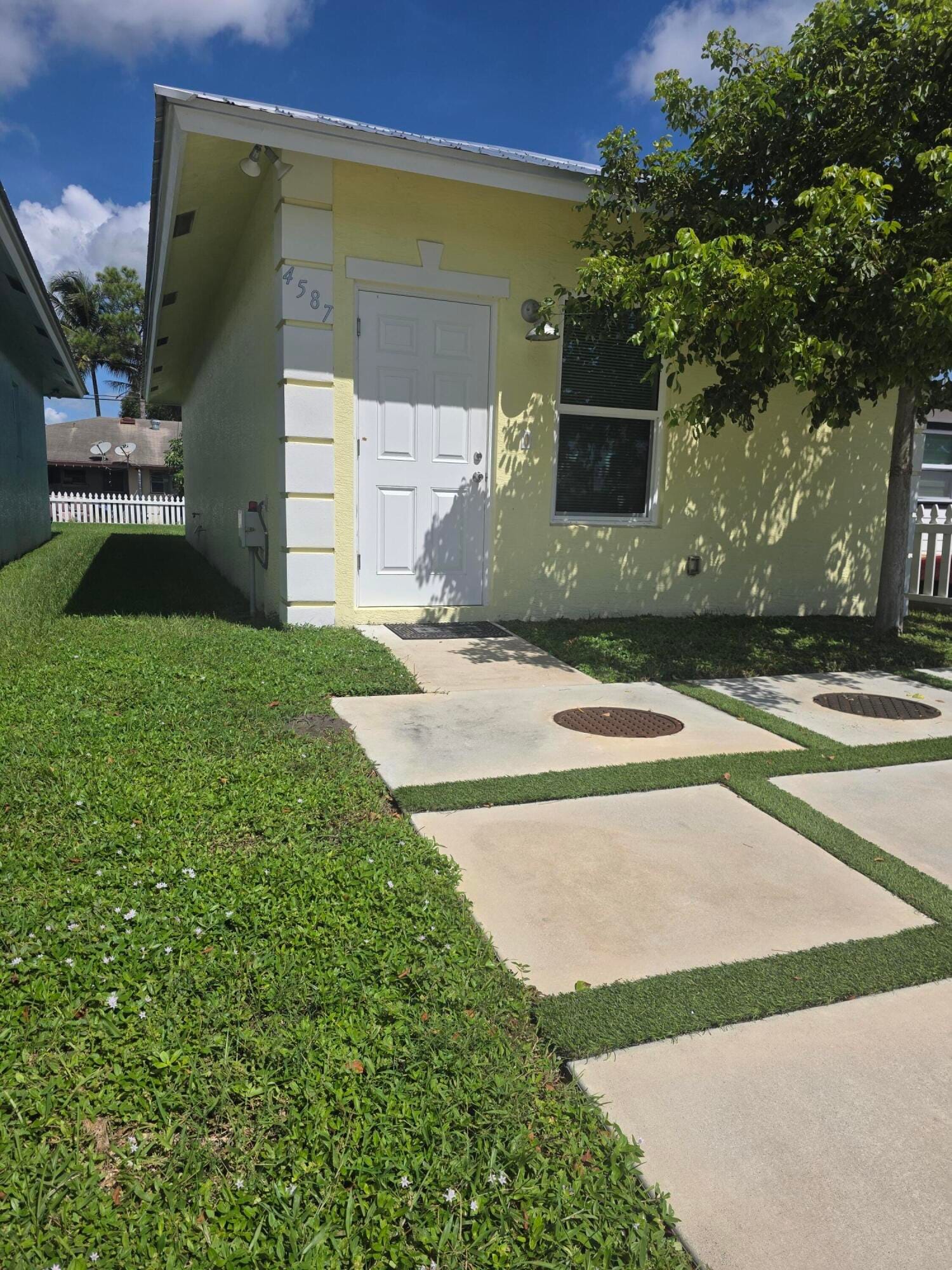 4587 Cambridge Street — photo 2