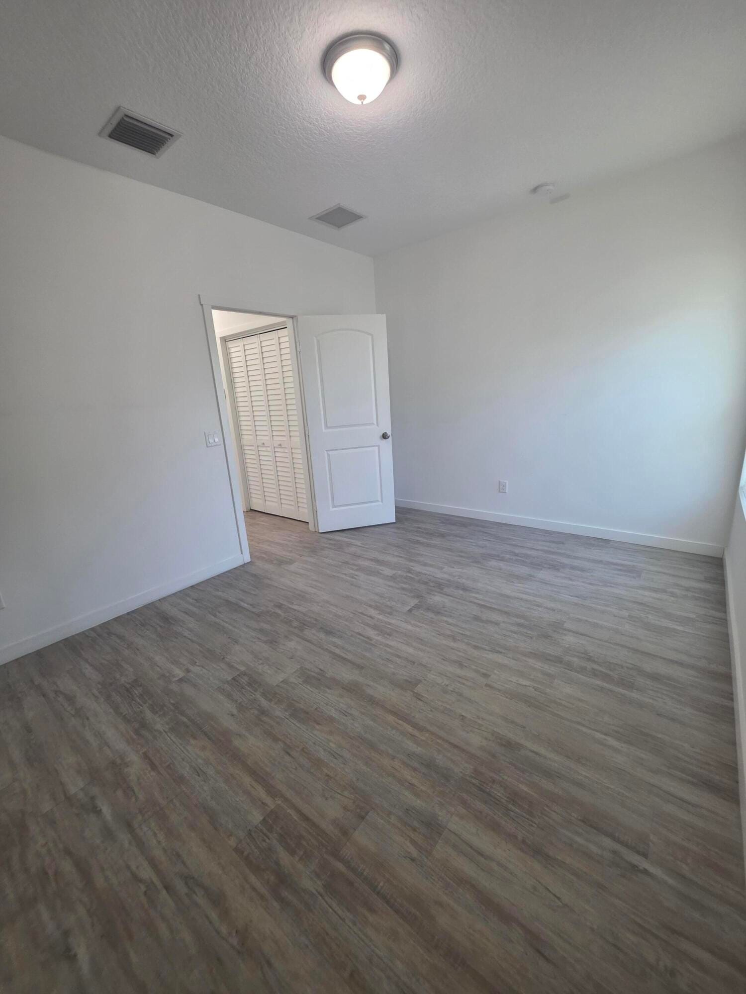 4587 Cambridge Street — photo 12