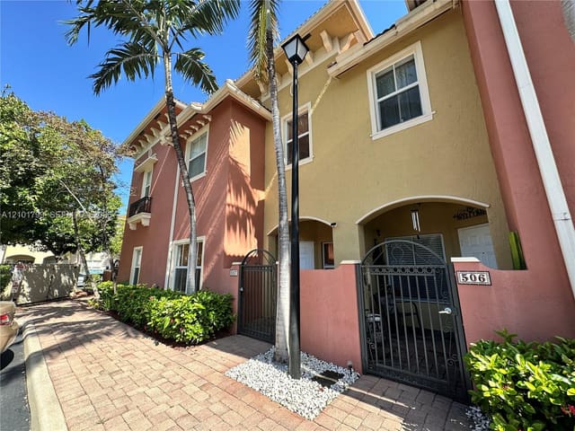 2851 W Prospect Road 507, Tamarac, FL 33309