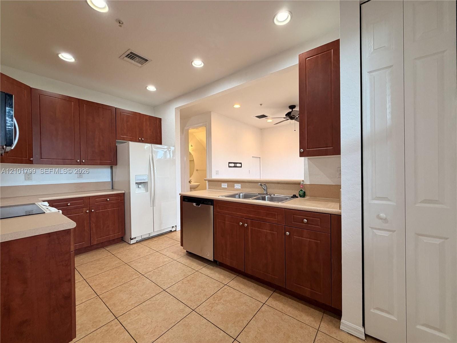2851 W Prospect Road 507, Tamarac, FL 33309 photo 8