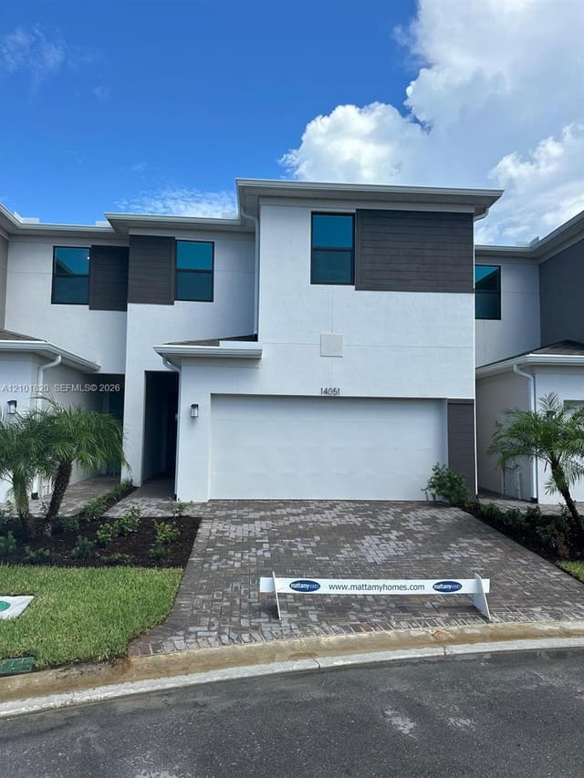 14051 SW Thorens Drive 94, Port St. Lucie, FL 34987