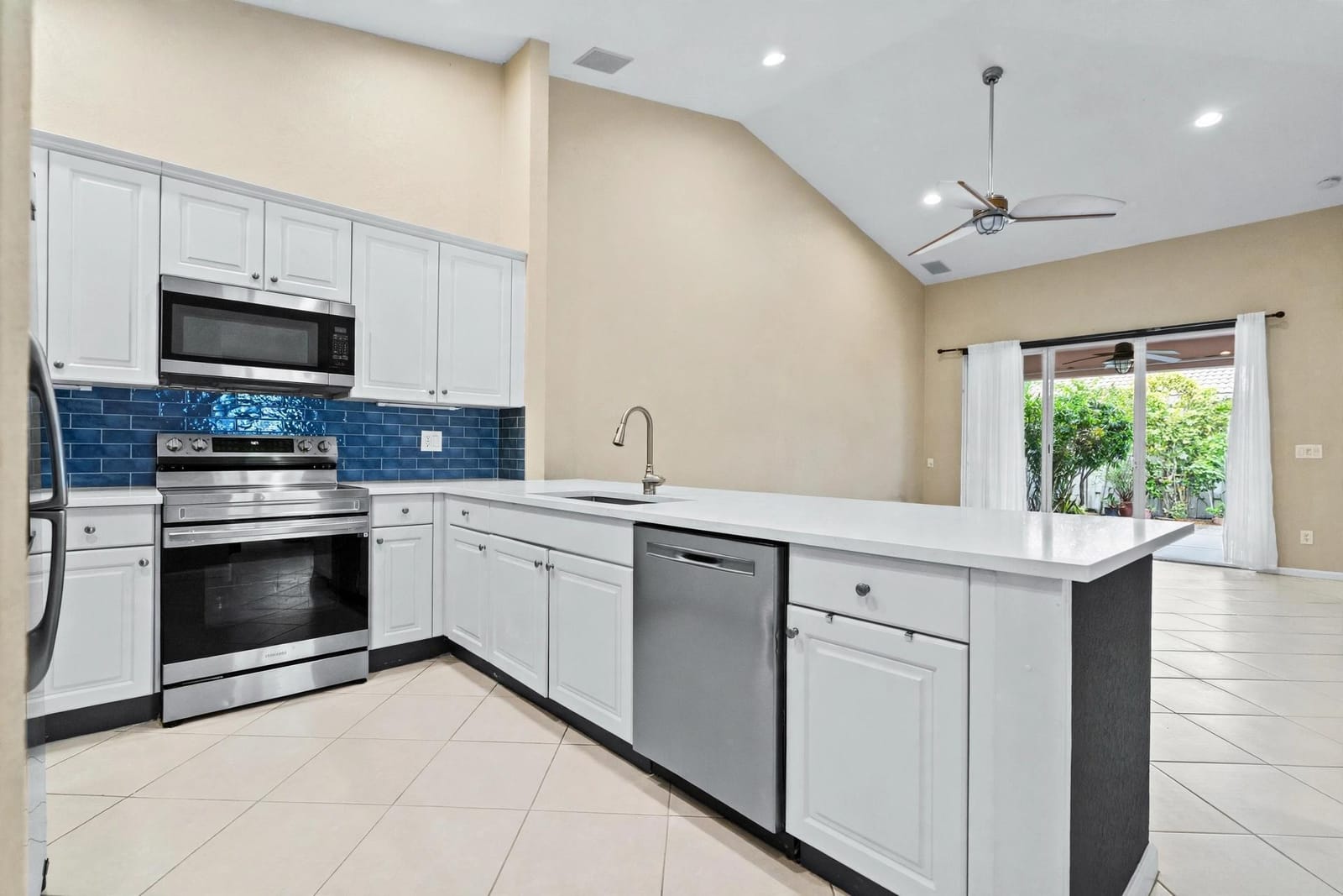 237 CORAL TRACE Court — photo 3