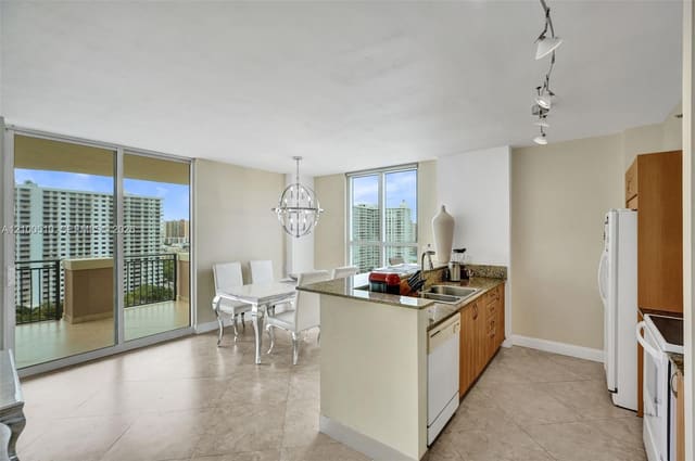 17555 Atlantic Boulevard UPH2, Sunny Isles Beach, FL 33160