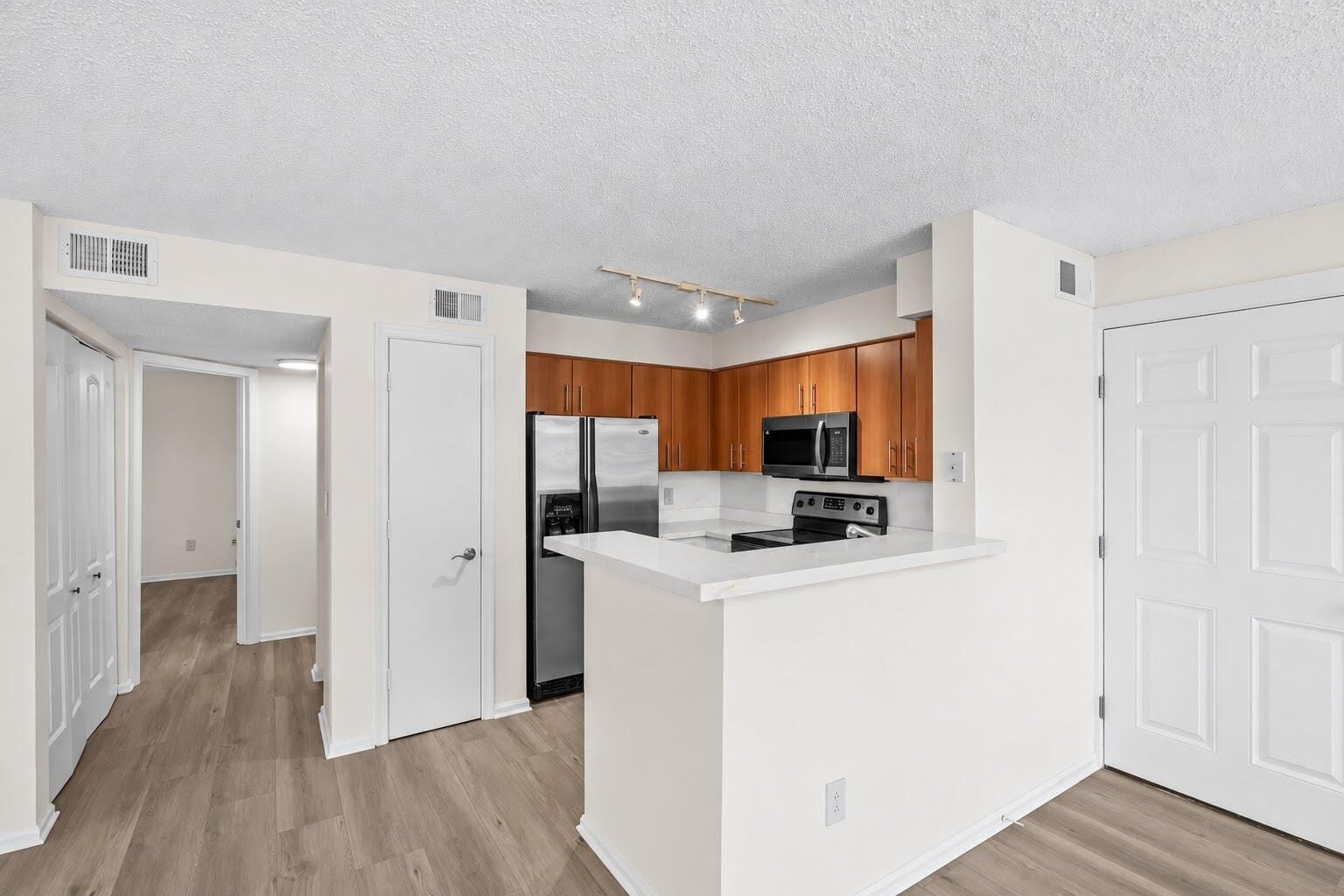 1125 CRYSTAL Way J — photo 3