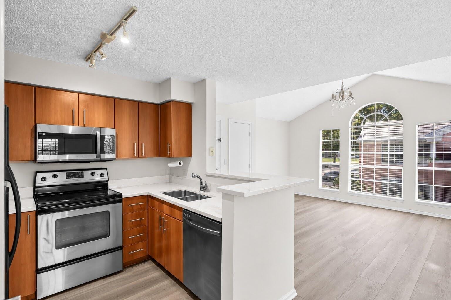 1125 CRYSTAL Way J — photo 6