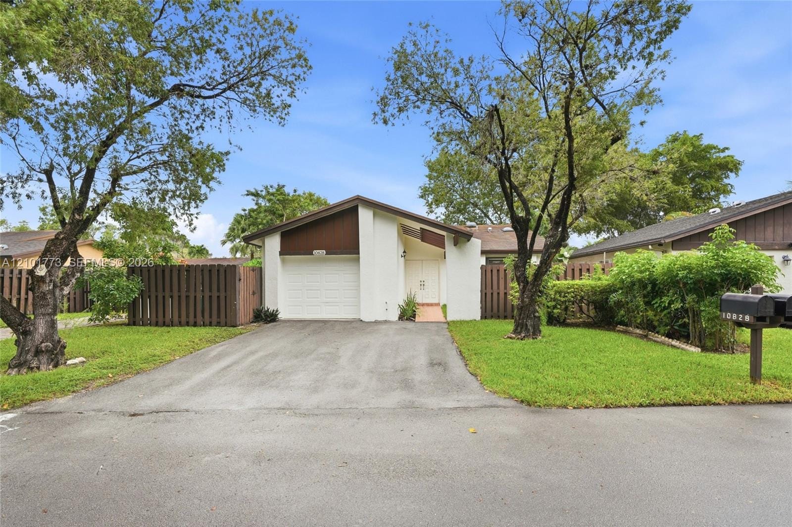 10828 SW 132nd Cir Court, Miami, FL 33186 photo 2
